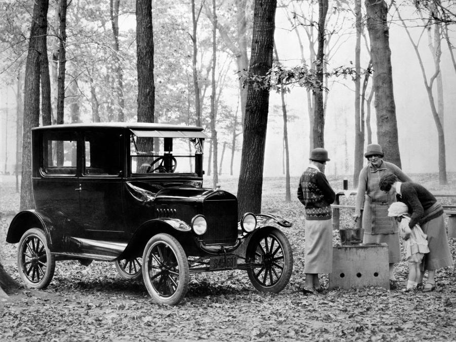  Ford Model T Tudor Sedan 1923 года  (фото 2 из 3)